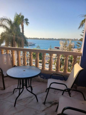 Royal Suite In Marina